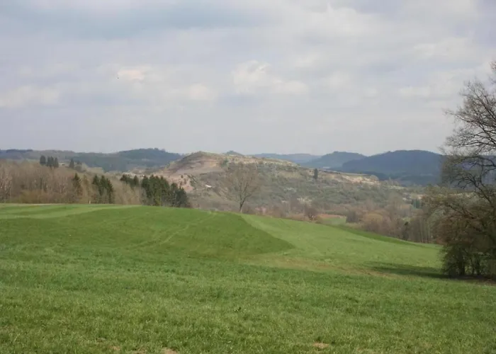 Dom wakacyjny In Gerolstein Forest Hinterhausen